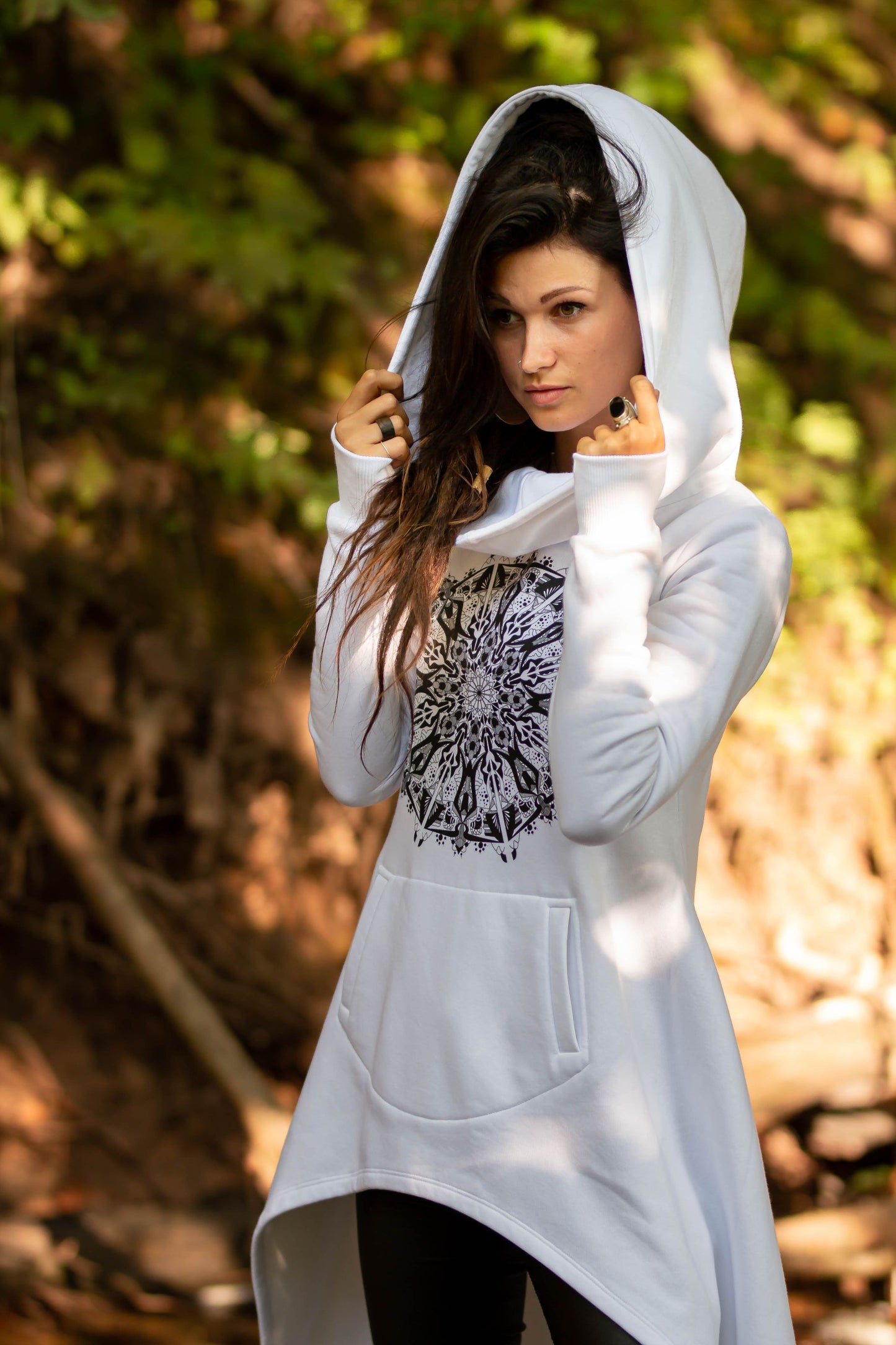 Ilgas baltas džemperis - suknelė "Mandala"